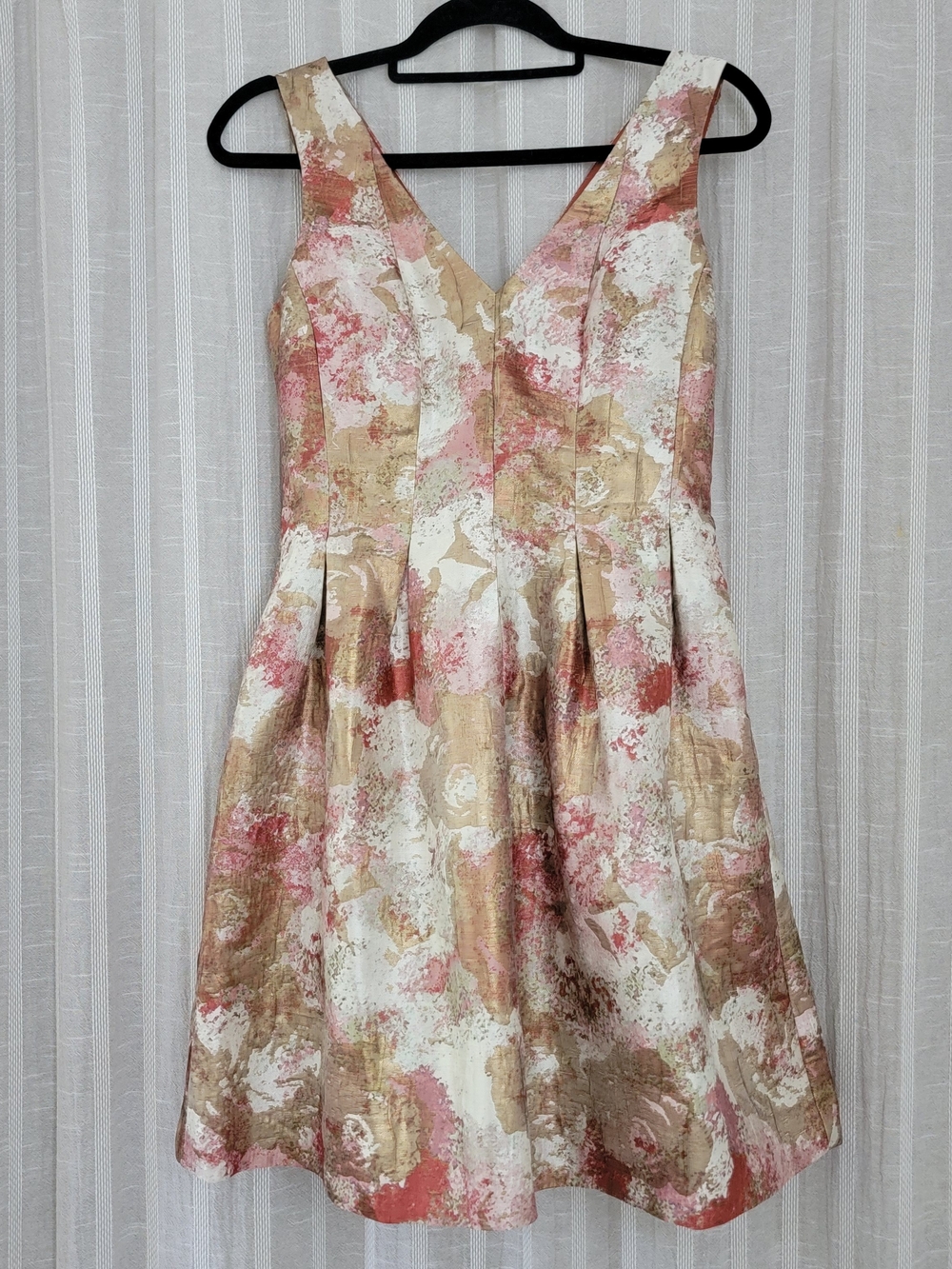 Vince Camuto Floral-Print Sleeveless Mini Dress in White, Pink, and Gold